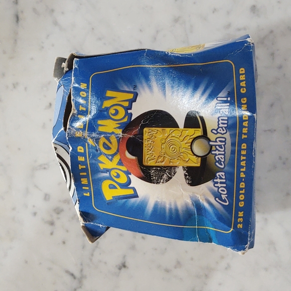 23 Carat Gold Plated Poliwhirl Pokemon Collectible Card and Pokeball - Picture 7 of 11